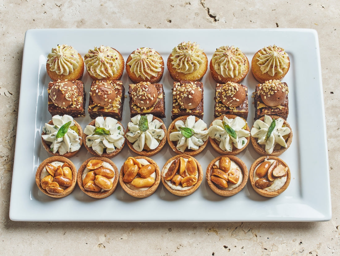 Assortiment de mignardises - Les Cuistots Migrateurs