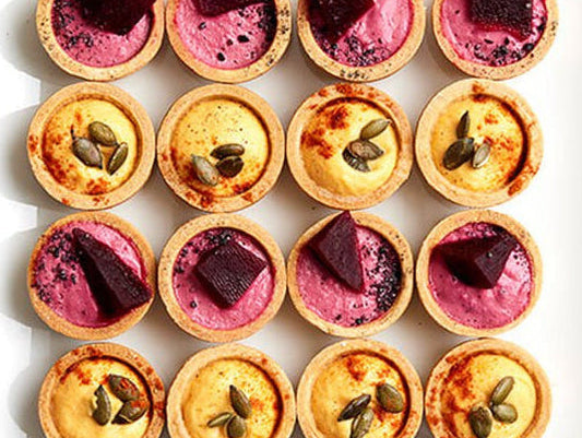 Assortiment de tartelettes : caviar de betterave, caviar de butternut - Les Cuistots Migrateurs