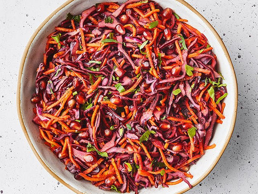 Salatet Malfouf - Salade de chou rouge, carottes et grenade - Les Cuistots Migrateurs