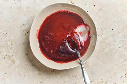 Panna cotta Bissap - Crème à la fleur d'oranger, gelée à l'hibiscus et menthe