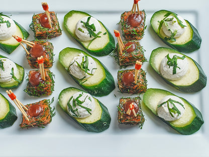 Assortiment de pièces salées - Saumon gravlax, Courgette crème citronnées et poivrées - Les Cuistots Migrateurs