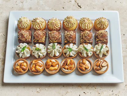 Assortiment de mignardises - Les Cuistots Migrateurs