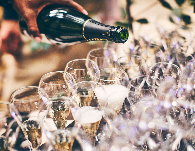champagne evenement Les Cuistots Migrateurs Traiteur livraison Paris 