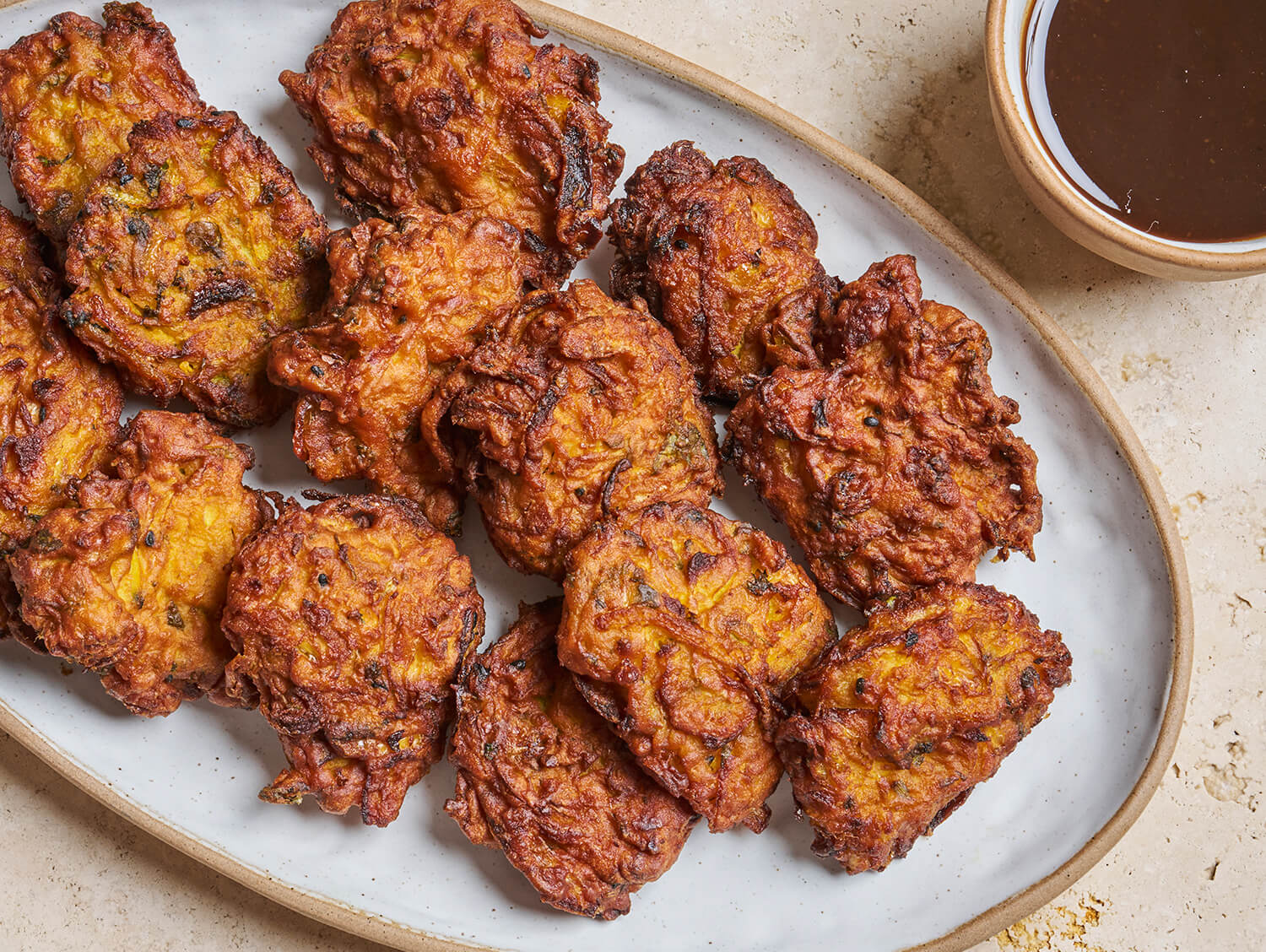 Onions Bhaji - Beignets d'oignons et sauce tamarin - Les Cuistots Migrateurs
