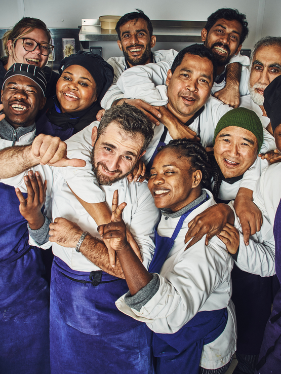 Équipe de chefs réfugiés des Cuistots Migrateurs 