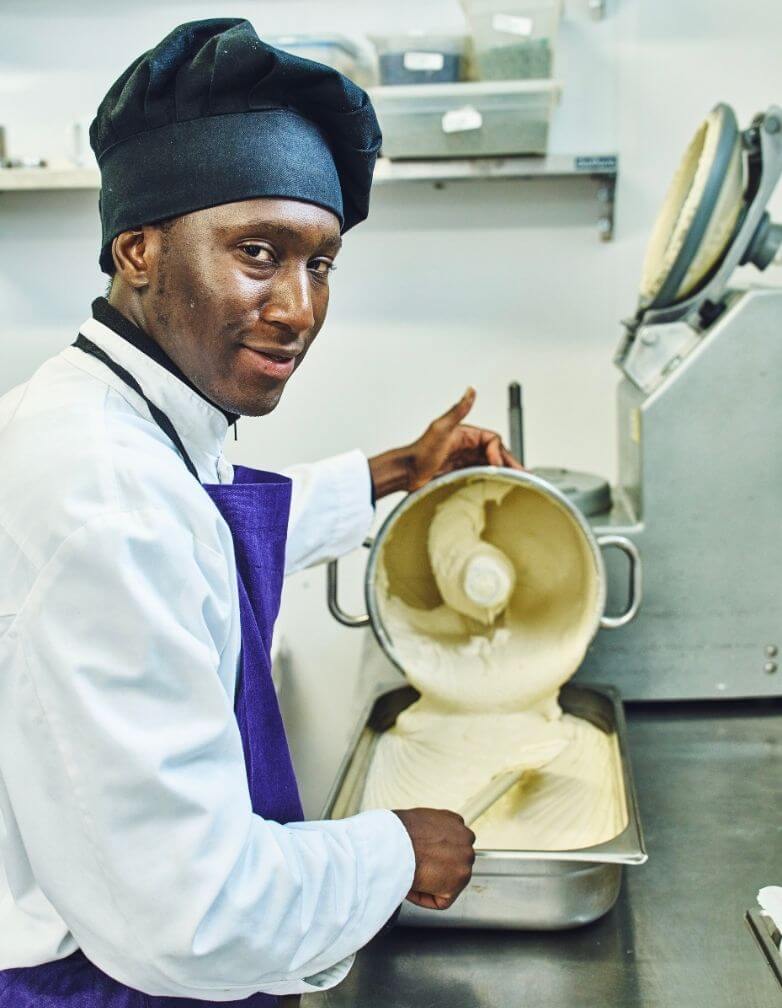 Préparation des mezzés chez Les Cuistots Migrateurs