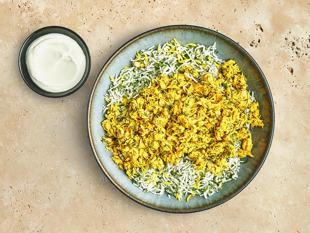 Mahi Sabzi Polo - Saumon au curcuma et riz aux herbes, sauce yaourt citron - Les Cuistots Migrateurs