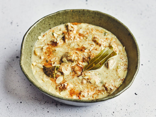 Murghi Malai - Poulet mijoté au lait de coco, raisins et amandes