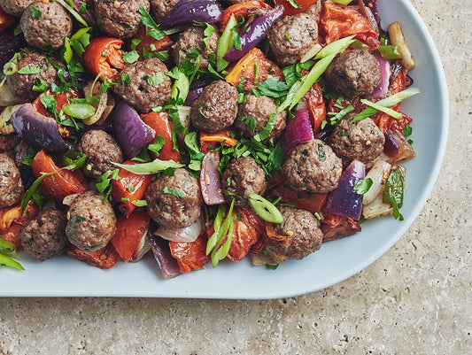Salade de Kefta - Boulette de bœuf et d'agneau, légumes rôtis - Les Cuistots Migrateurs